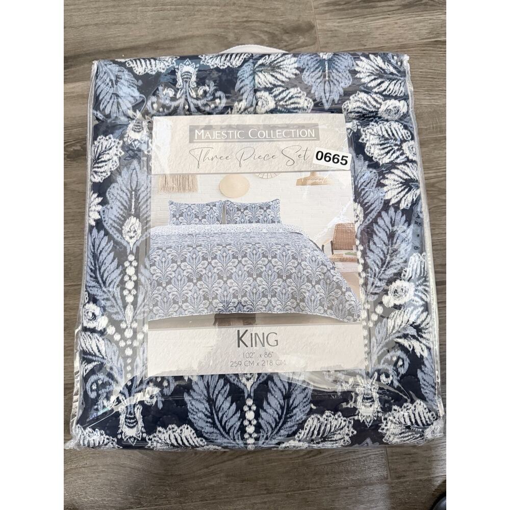 Majestic Collection King-Size 3 Piece Quilt & Pillow Sham Set